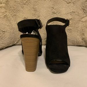 Wild Diva Black heel.